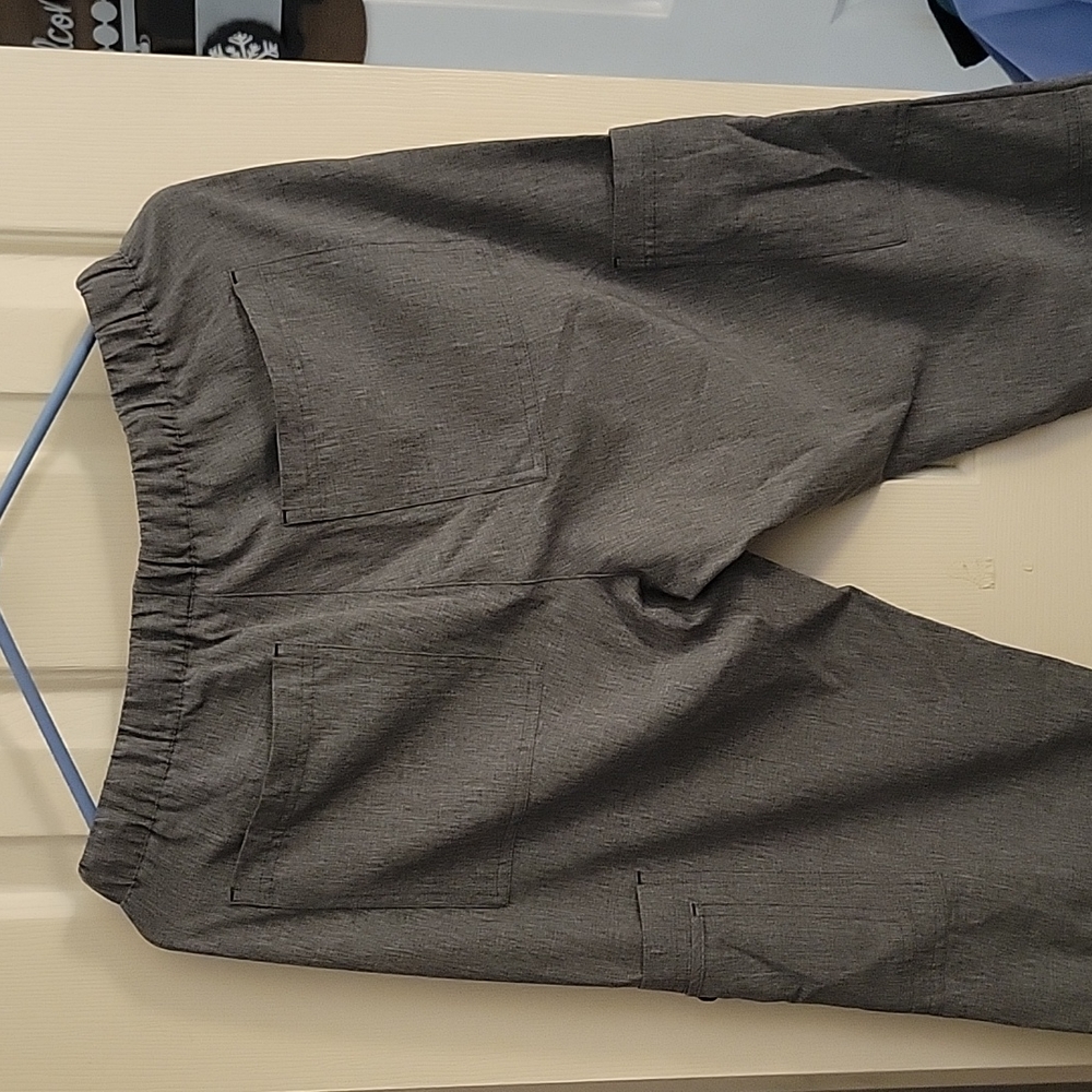 Scrub Set - Picture 6 of 7